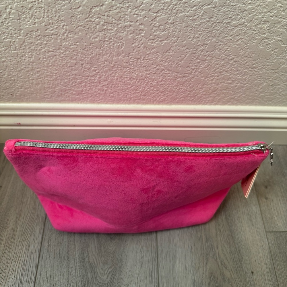 Juicy Couture Pink Bag, Juicy Couture Make Up Bag, Juicy Couture Travel Bag - Picture 8 of 10